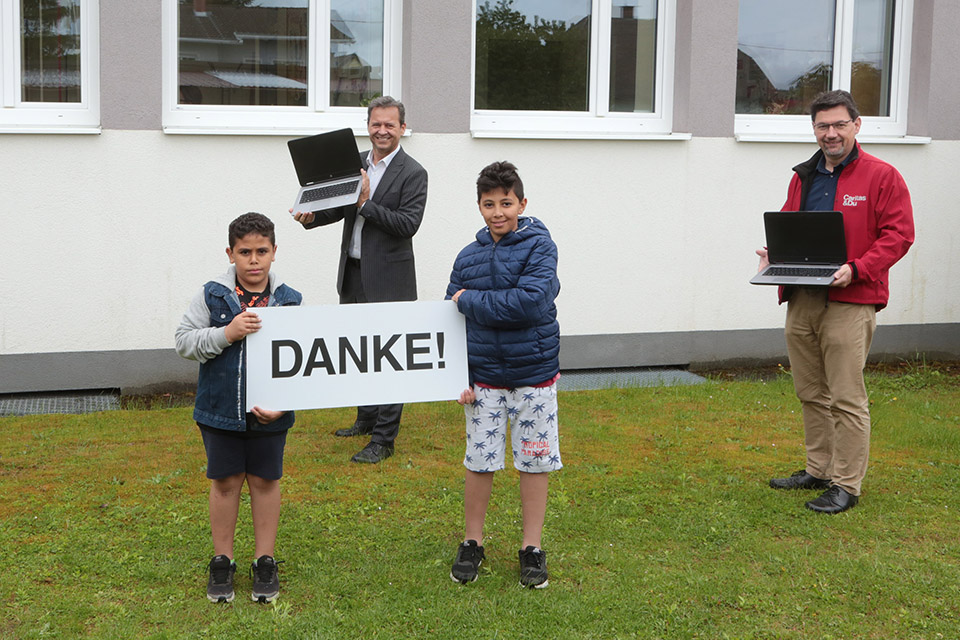 vl.: Roberta Striedinger (Caritas-Kärnten), Dieter Jandl (GF addIT), Ernst Sandriesser (Direktor Caritas-Kärnten) © Dietmar Wajand